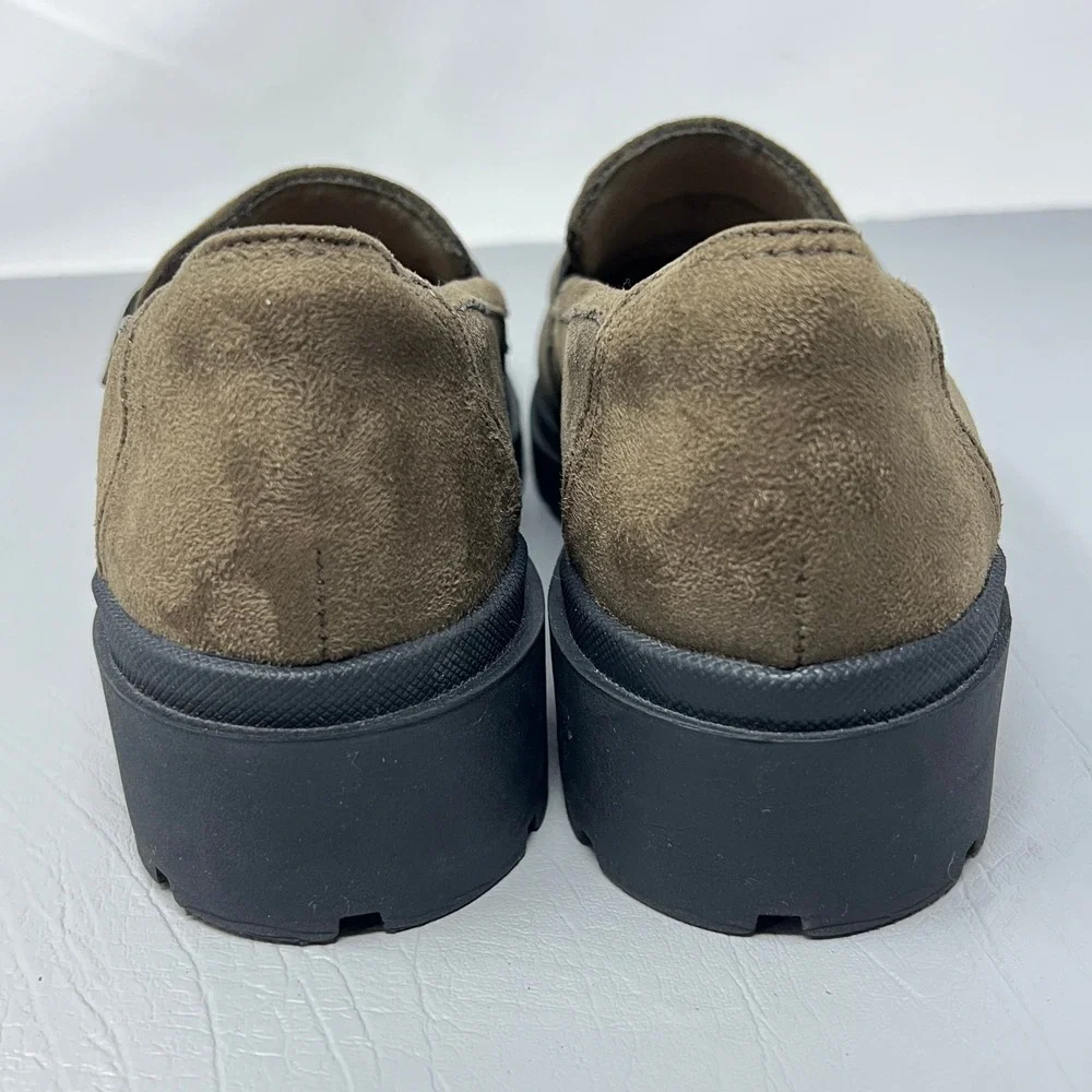 Clarks Collection Womens Calla Ease Loafer 8.5 Taupe Suede‎ Comfort Lug Sole